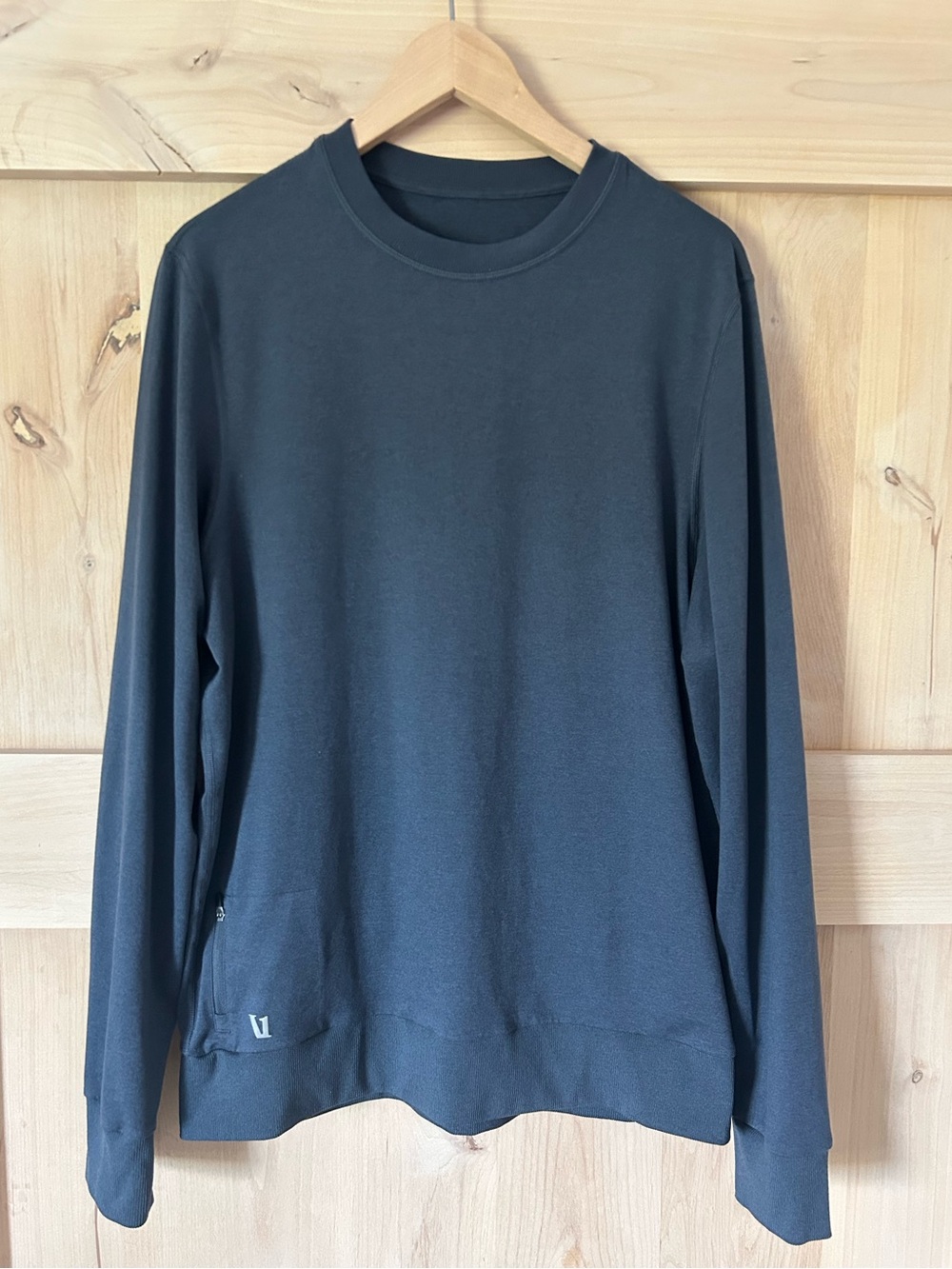Vuori Men's Ponto Performance Crew Long sleeve, Azure Heather, EUC, Large